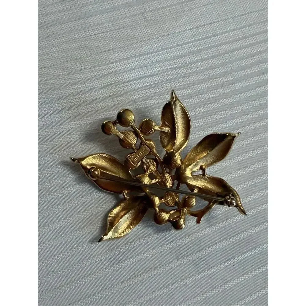 Vtg Signed Crown Trifari Faux Pearl Leaf Brooch/Pendant w/Gold Tone